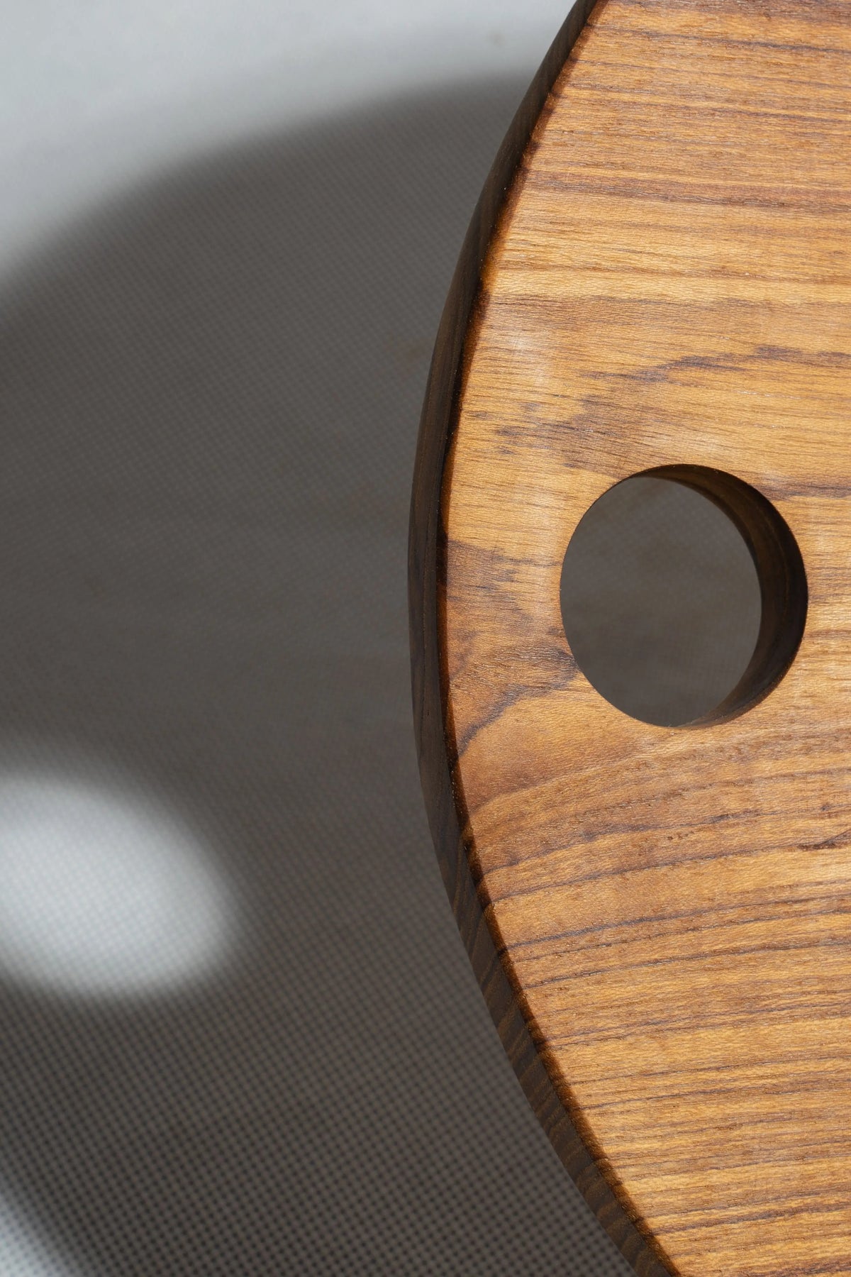 Round teak board with cut-outs – view 14